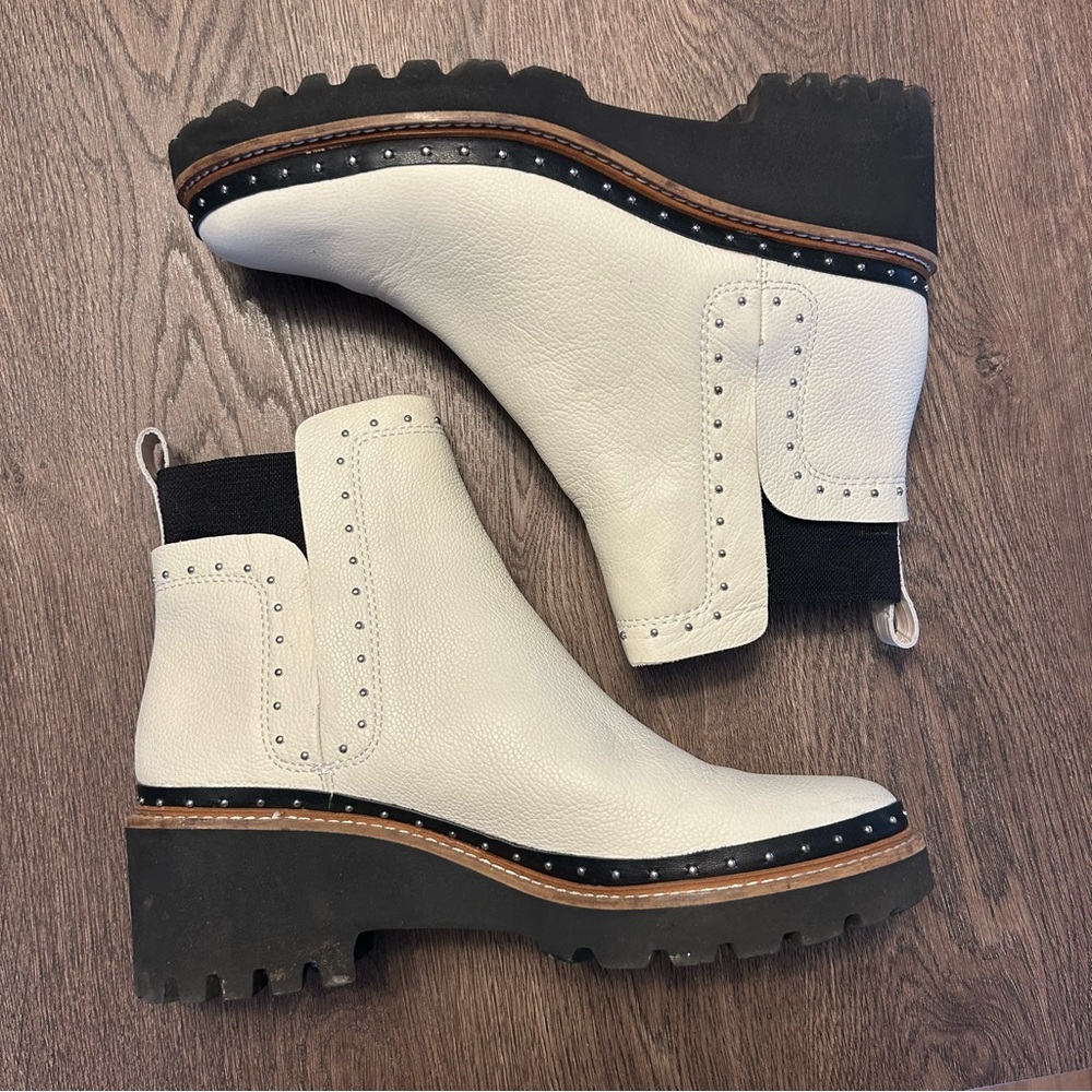 Dolce Vita Huey Studded Ivory Leather Bootie, Size 10